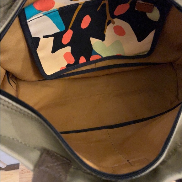 Fossil Multicolor Floral Print Canvas Weekender Bag. - Picture 9 of 16